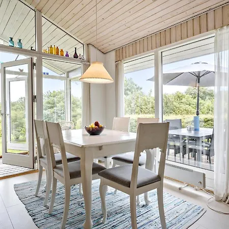 3 Bedroom Gorgeous In 別荘 *