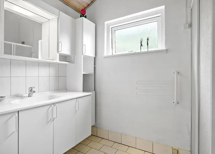 3 Bedroom Gorgeous In Ferienhaus *